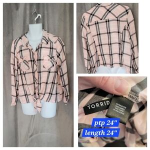 Torrid Size 1 cute top